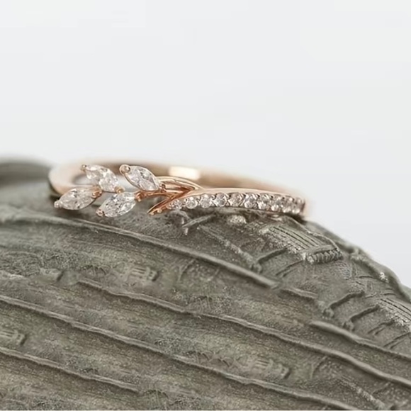 14k gold plated Leaf Crystal Women's Eternity Band Ring - Picture 3 of 7